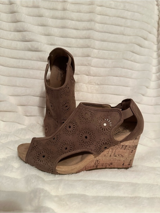 Life Stride Shoes - Life Stride Brown Laser-Cut Peep-Toe Cork Wedge Sandals